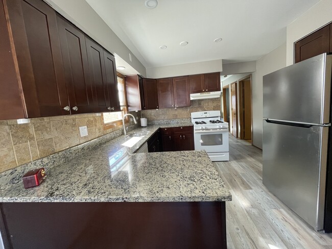 Foto del edificio - 3925 N Plainfield Ave