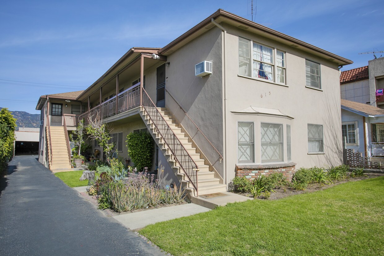 Foto principal - 615 W California Ave