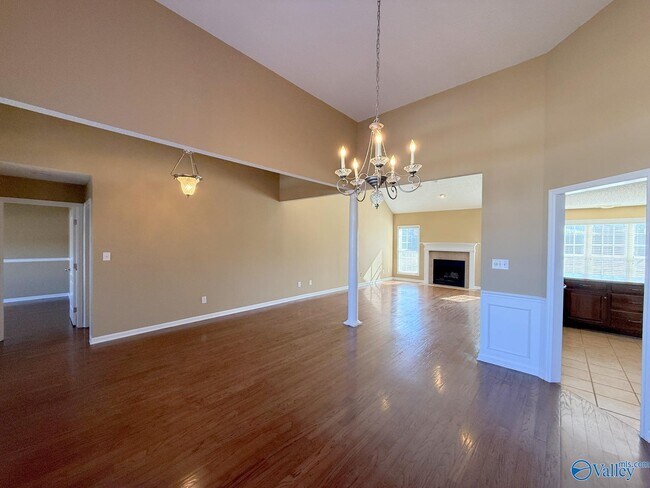 Foto del edificio - 176 Timber Oak Rd