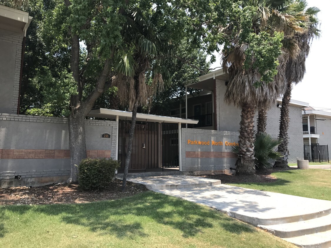 Parkwood North Condos Apartments San Antonio, TX