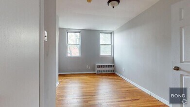 Building Photo - 354 E 19th St