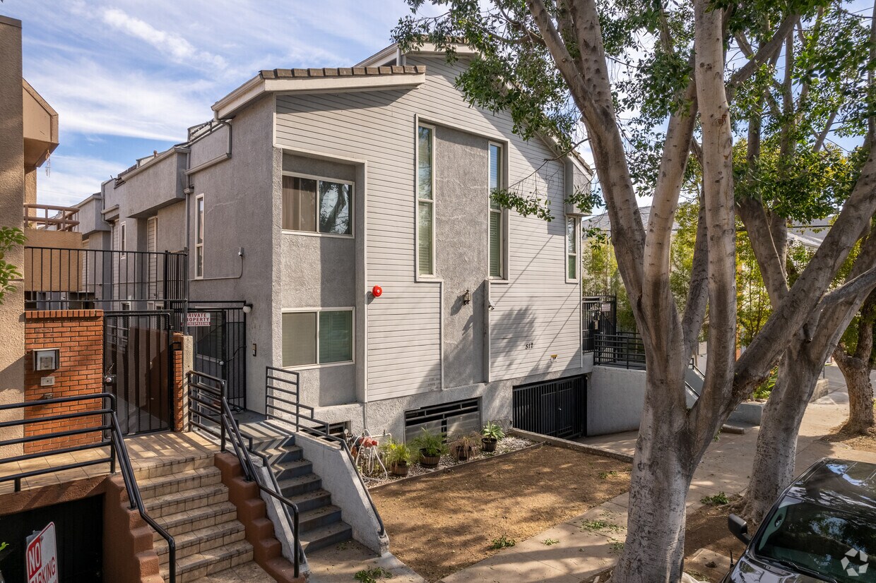 Foto principal - 512 Concord St