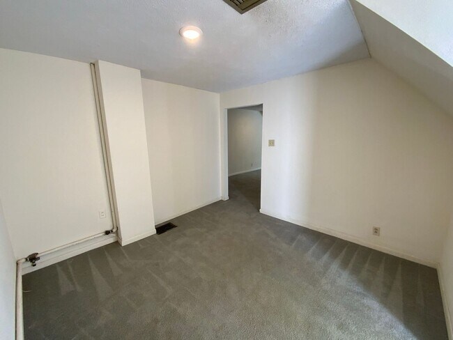 Foto del edificio - 1408 Bass Ave