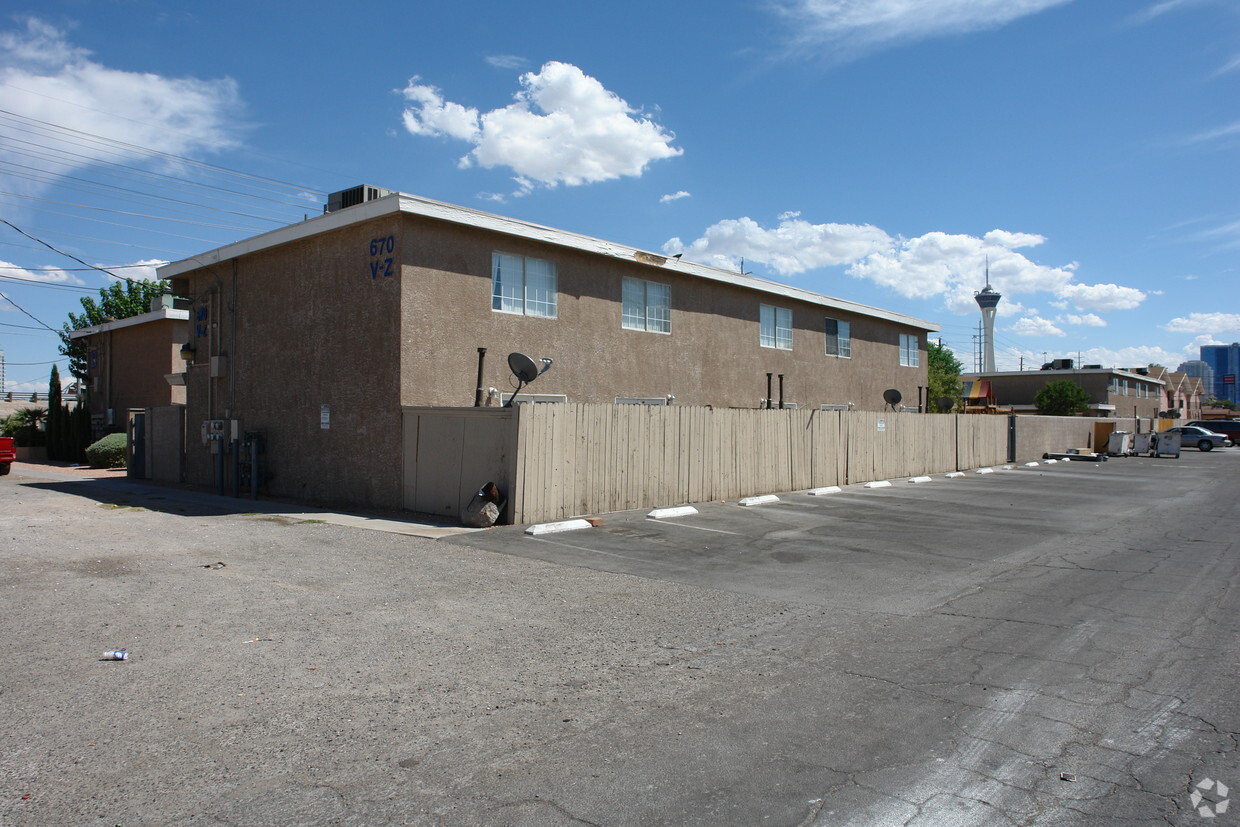 Building Photo - Capri Village Apartments