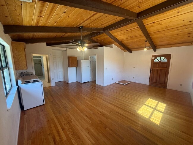 Building Photo - 100 Baldwin Lake Cir