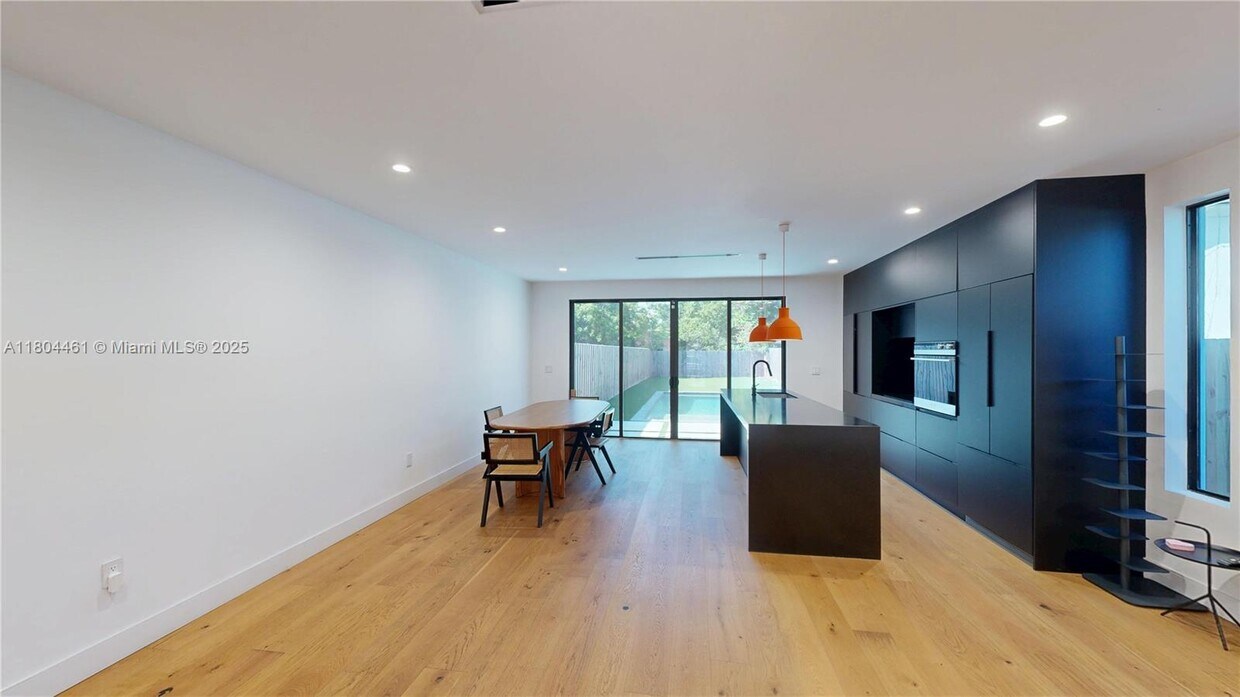 Foto principal - 353 NW 50th St