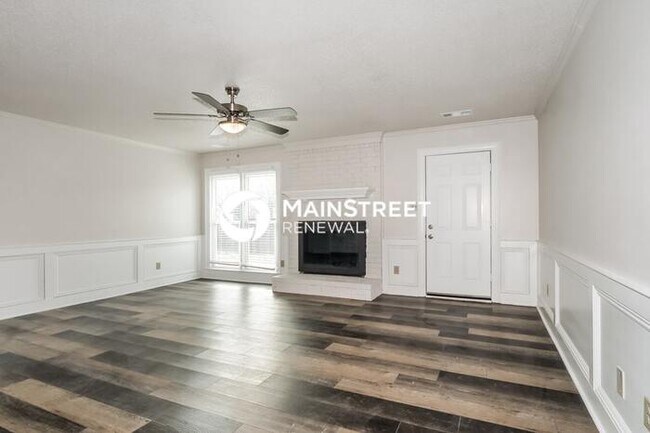 Foto del edificio - 4 Bedroom Pet-Friendly Home in COLLIERVILLE, TN with Main Street Renewal