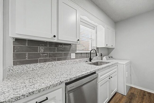 Building Photo - 205A Jefferson St