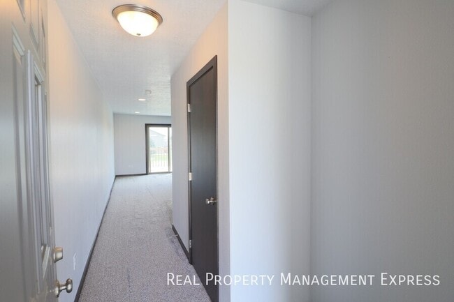 Building Photo - 4203 Knob Hill Ct