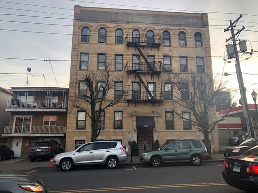 Building Photo - 155 60th St