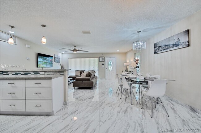 Foto del edificio - 5300 Pierce St
