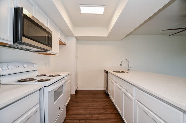 Foto del edificio - 2824 S Bartell Dr