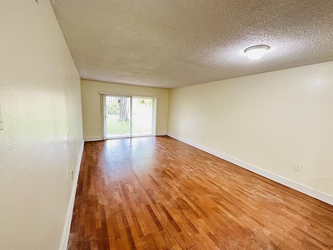 Building Photo - 505 NW 177th St