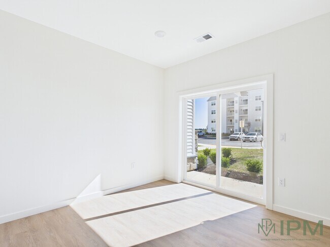 Building Photo - 98 Penn Place