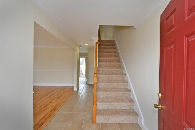 Building Photo - 21 Marwood Rd S