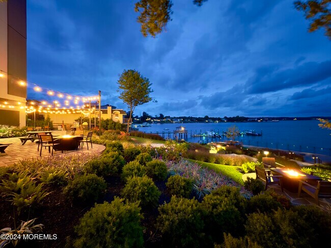 Foto del edificio - 122 Bodman Pl