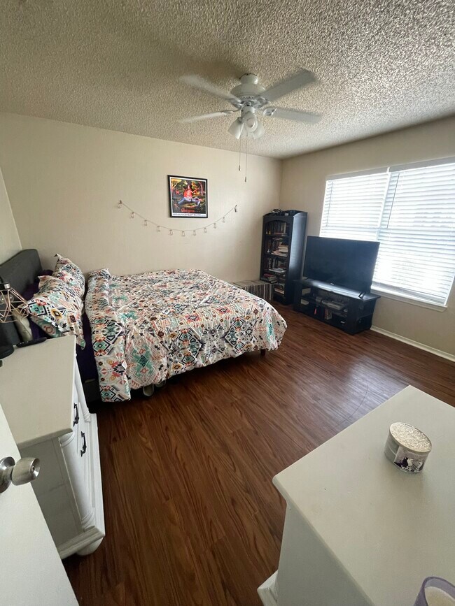 Foto del edificio - 413 Panhandle St