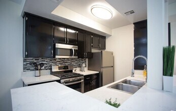 Building Photo - Avalon