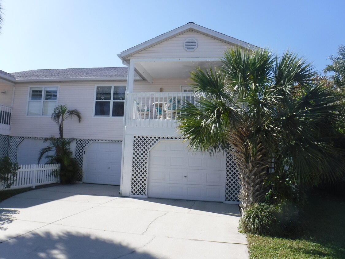 311 57th St, Holmes Beach, FL 34217 House for Rent in Holmes Beach