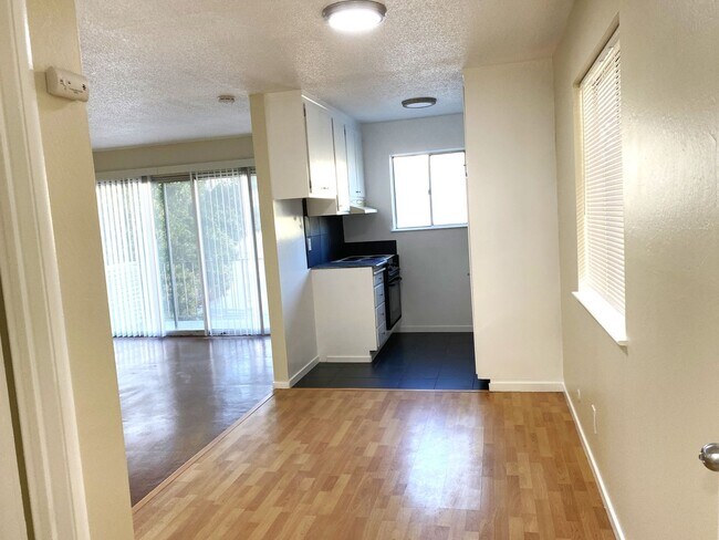 Foto del edificio - 1bed  1 bath Condo