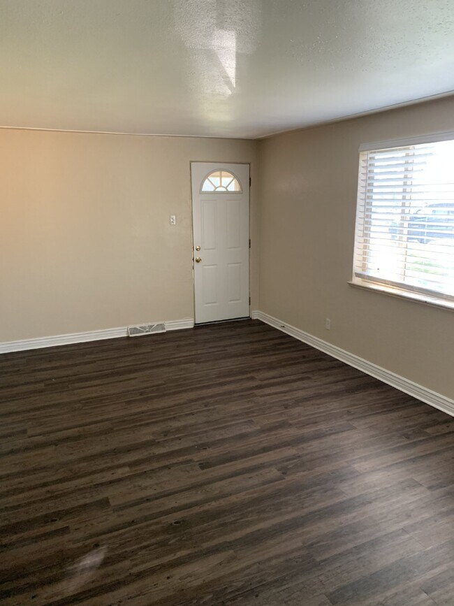 Foto del edificio - Available August 10 | 1 Bed • 1 Bath • 620 Sq Ft