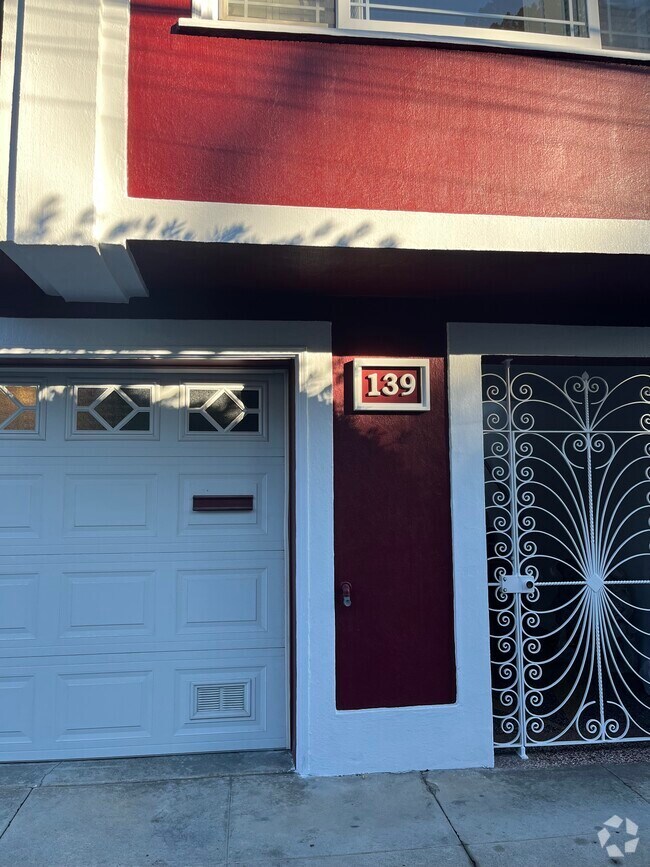 Peralta Heights Apartments for Rent with Parking San Francisco, CA 3 Rentals