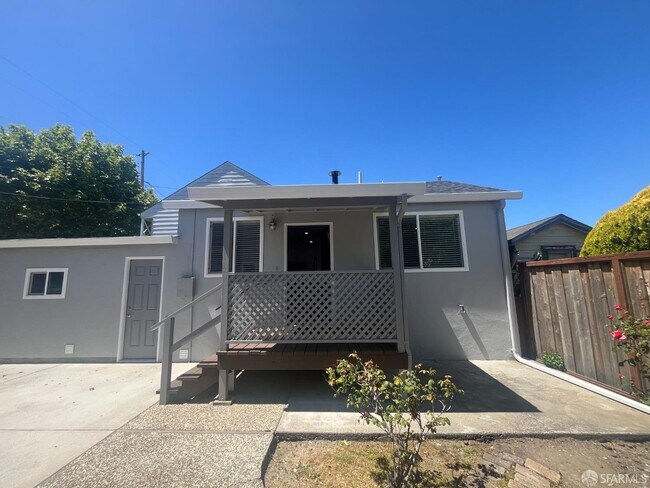 Foto del edificio - 310 Cypress Ave