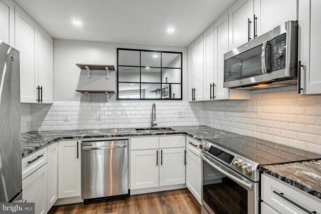 Building Photo - 239 Smallwood Ct