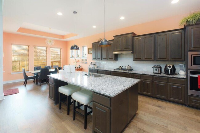 Building Photo - 816 Paseo de Castana Wy