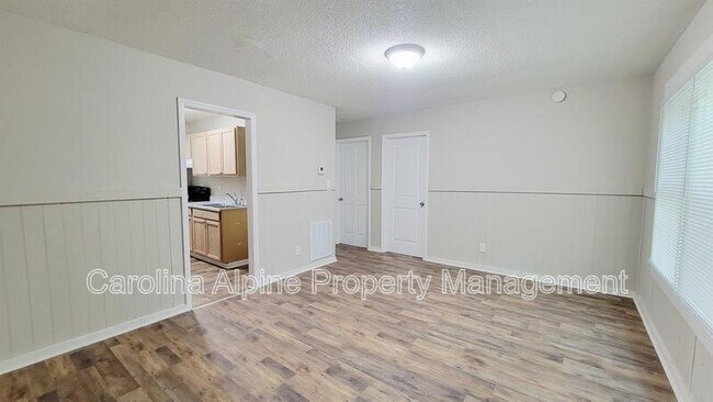 Building Photo - 1306 Ragan Ave