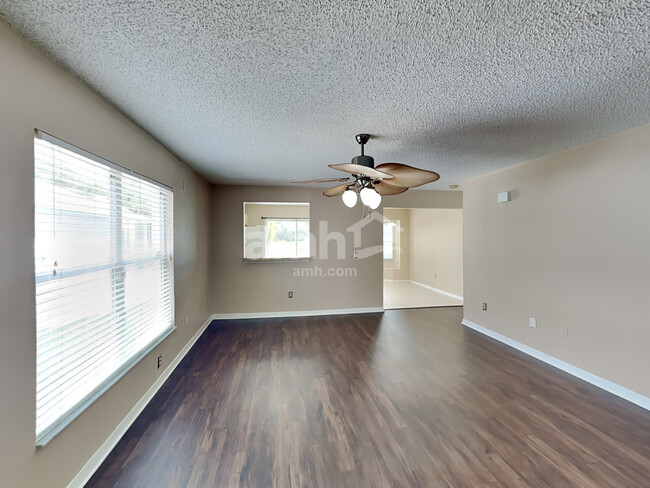 Building Photo - 6648 Summer Cove Drive