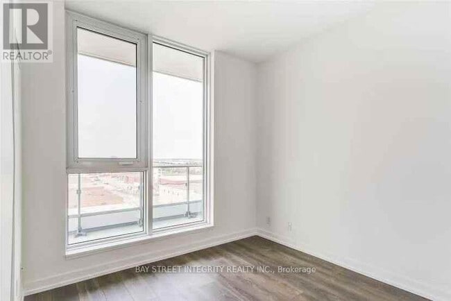 Building Photo - 898 Portage Pkwy