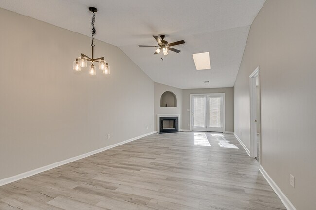 Foto del edificio - 4028 Calypso Dr