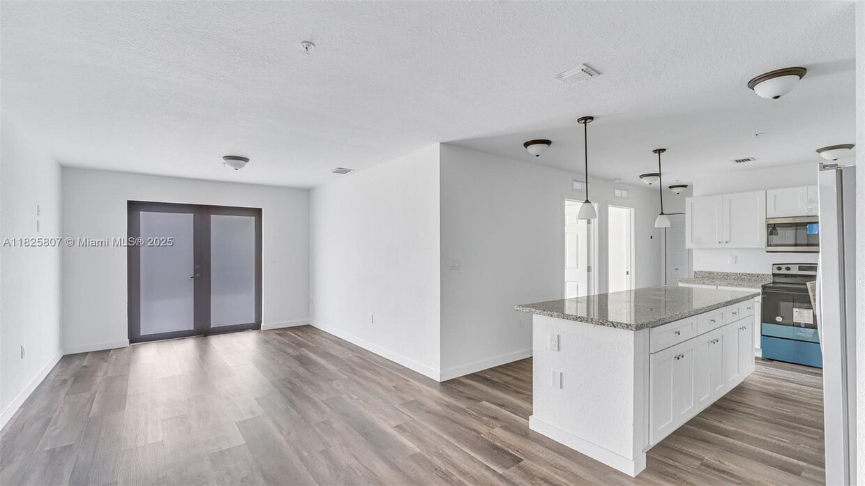 Foto principal - 13385 SW 250th St