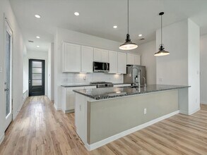 Building Photo - 10630 Cabot Trl