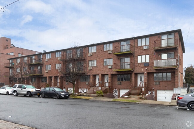Building Photo - 2214-2226 Kimball St