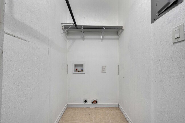 Foto del edificio - 165 Division Ave