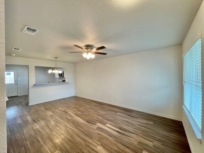 Foto del edificio - 1802 Clovis Dr