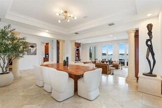 Building Photo - 305 N Hibiscus Dr