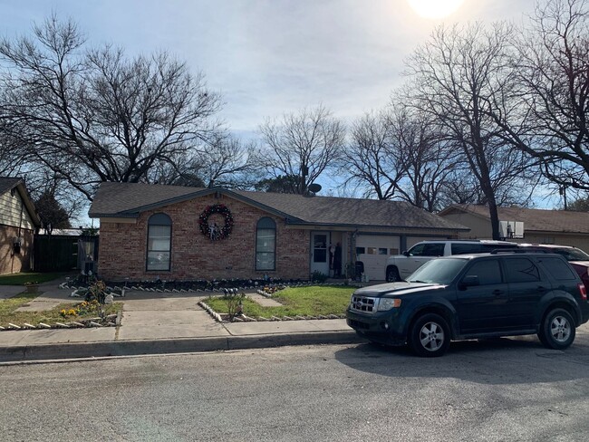 Photo - 4 Bedroom/ 2 Bath home/ 2 Car Garage