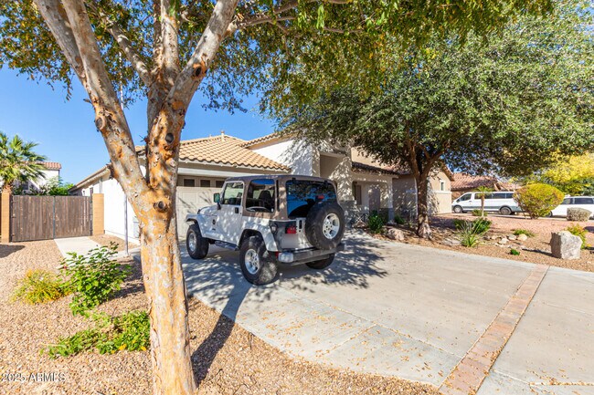 Foto del edificio - 1444 E Baker Dr