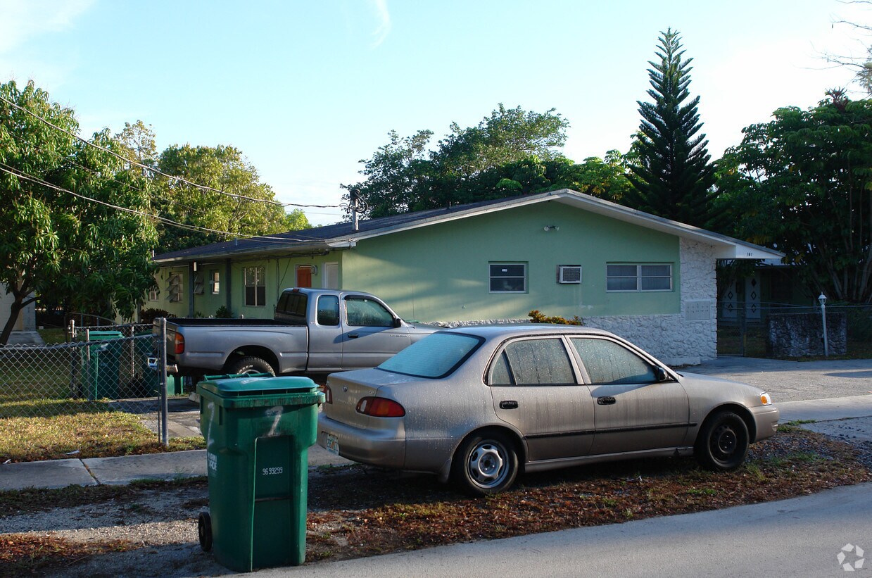 Building Photo - 161 NW 164th St