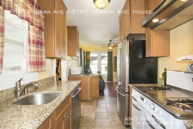 Building Photo - Craftsman Style 3 Bedroom home in North Park!