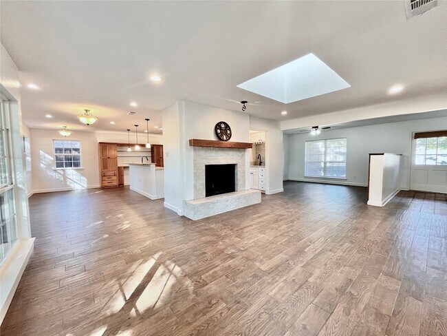 Foto del edificio - 15621 Terrace Lawn Cir