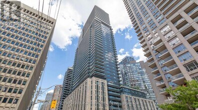 Building Photo - 955 Bay St.