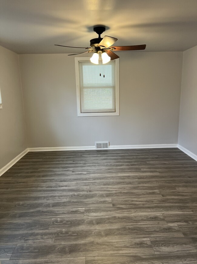 Building Photo - 3355 Mill Rd