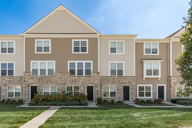 Building Photo - 456 Autumn Ridge Cir