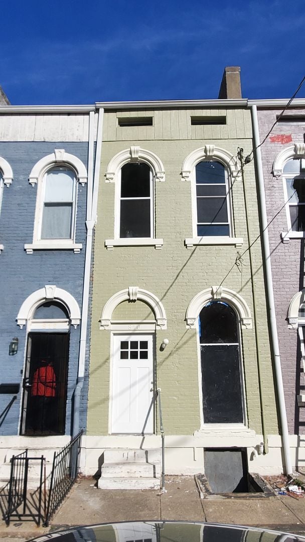 Building Photo - Totally renovated! Close to the F.C. Stadium! Over the Rhine!