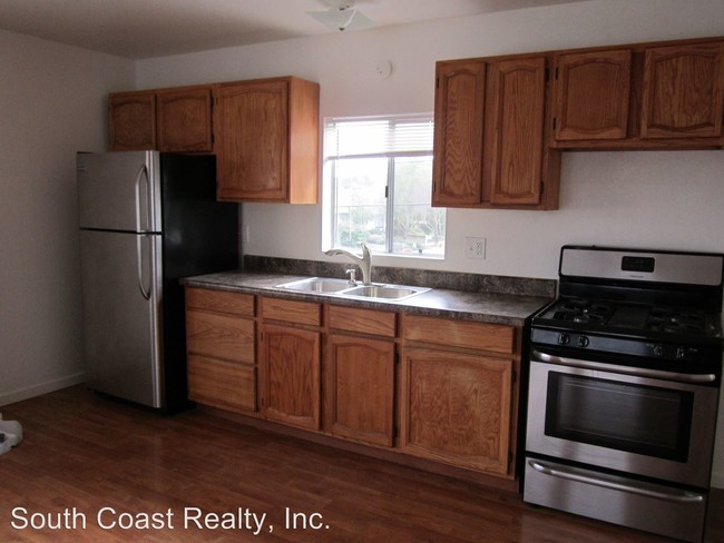 Building Photo - 4986 Rhoads Ave
