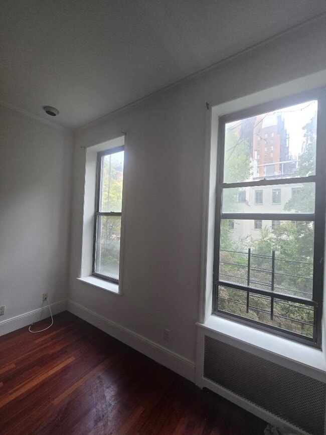 Building Photo - East 61st Street